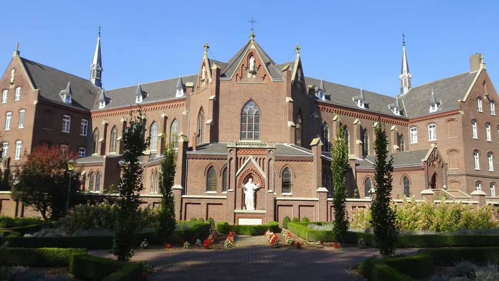Außenansicht vom Kloster der Steyler Missionarinnen in Steyl